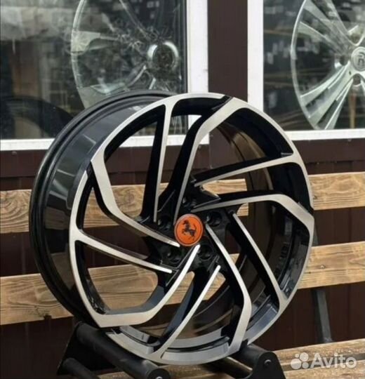 Новые диски R18 5/114.3 Dia 73.1 j8 ET 35