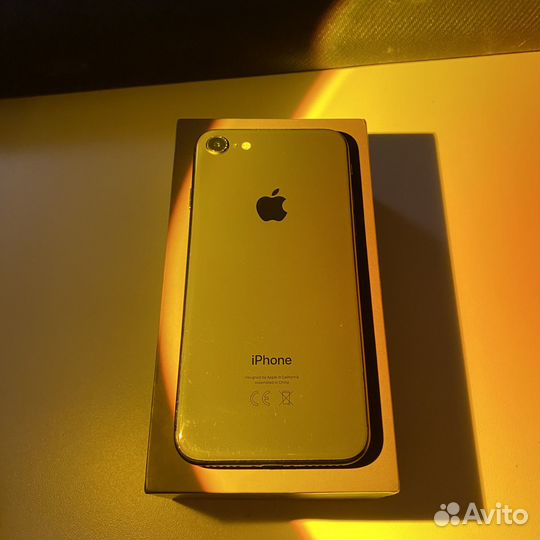 iPhone 8, 64 ГБ