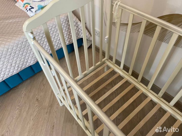 Детская кроватка