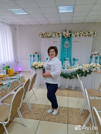 Ведущая/диджей