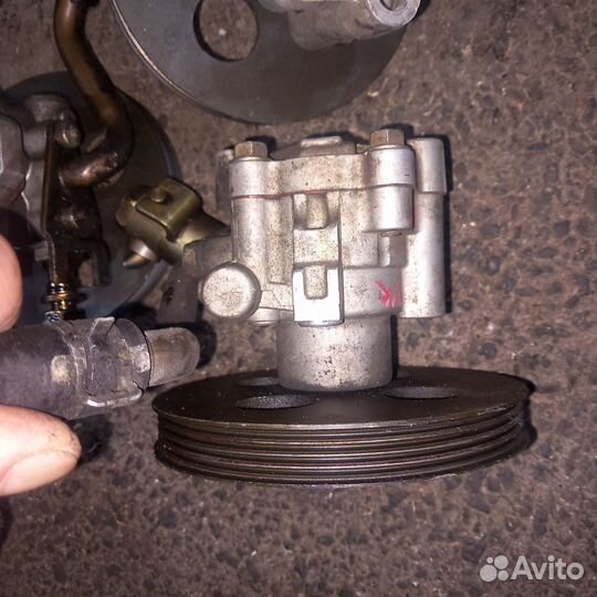 Infiniti FX45 гидроусилител руля