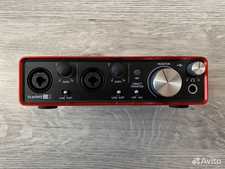 Звуковая карта Focusrite Scarlett 2i2 2nd Gen