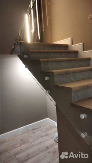 Стеклянные перила для лестниц