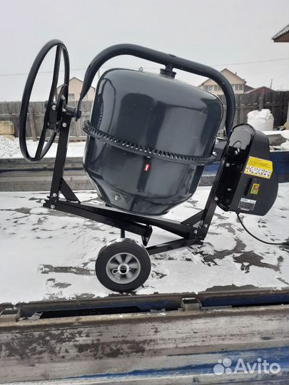 Аренда бетономешалки, вибраторов, миксера