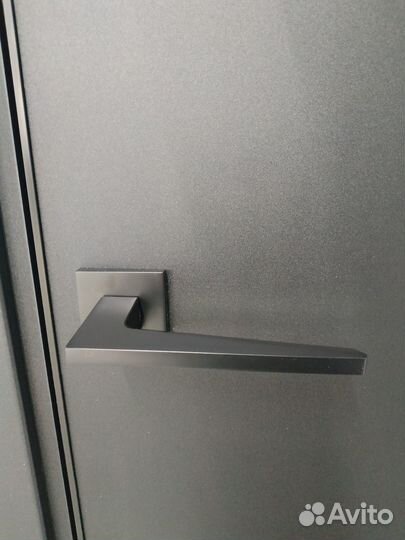 Двери межкомнатные черные