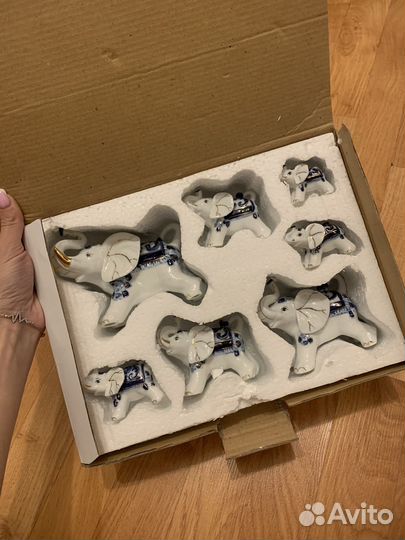 Слоник фарфоровый