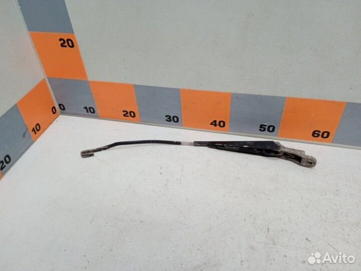 Поводок стеклоочистителя передний правый Skoda