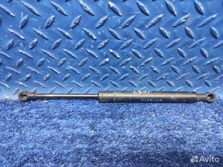 Амортизатор капота Range Rover Vogue 3 L322