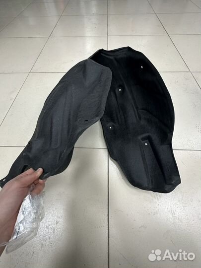 Подкрылок задний toyota camry 50 55