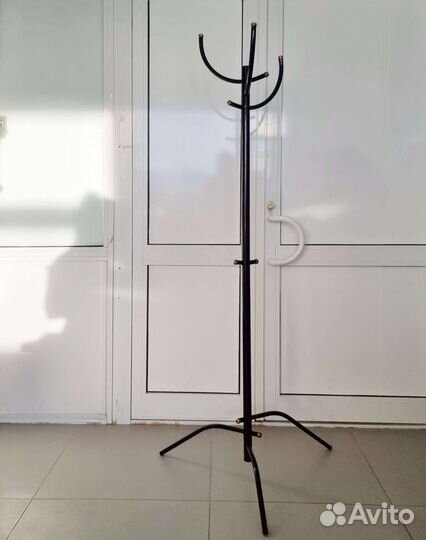 Напольная вешалка для одежды