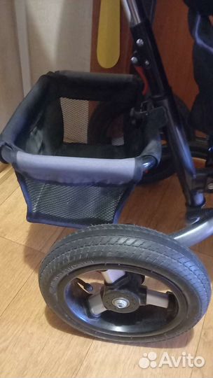 Трехколесный велосипед с ручкой