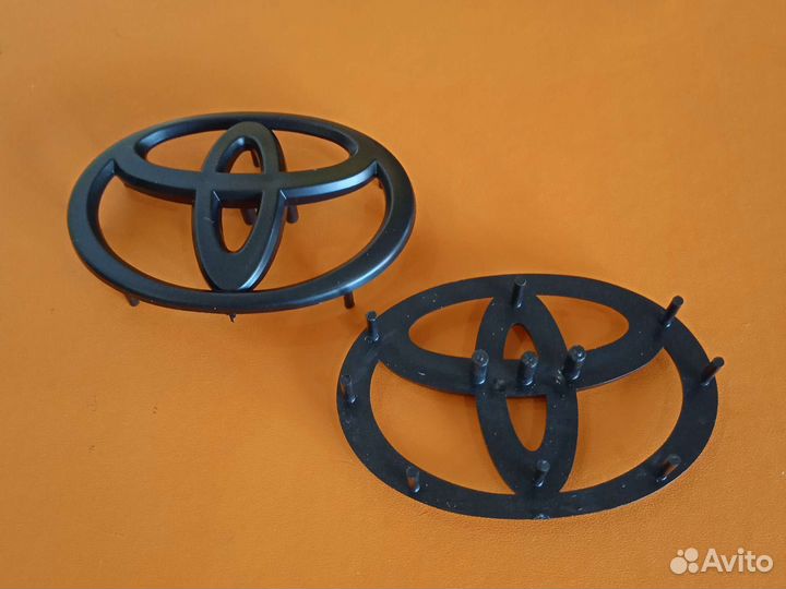 Эмблема, шильдик, значок на руль Toyota