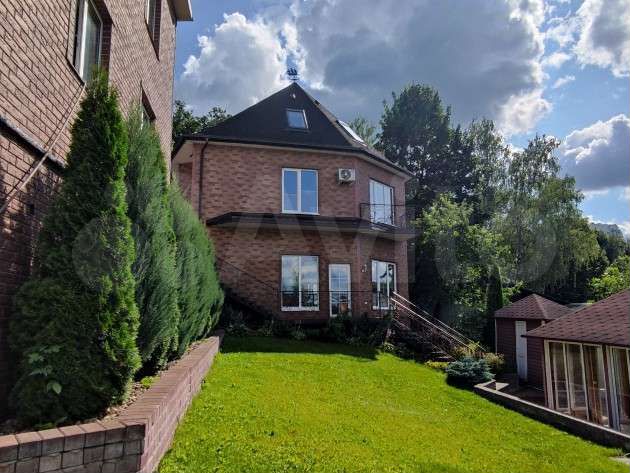 Дом 270 м² на участке 15 сот.