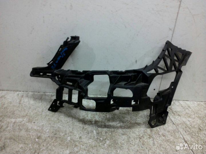 Кронштейн бампера передний левый Mercedes-Benz