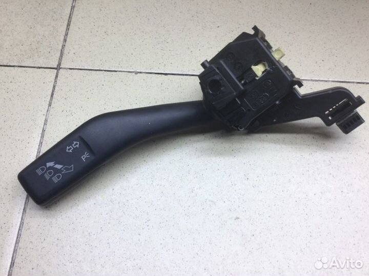 Переключатель поворотов подрулевой Volkswagen