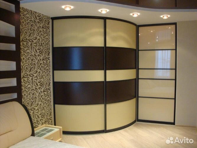 Шкаф угловой