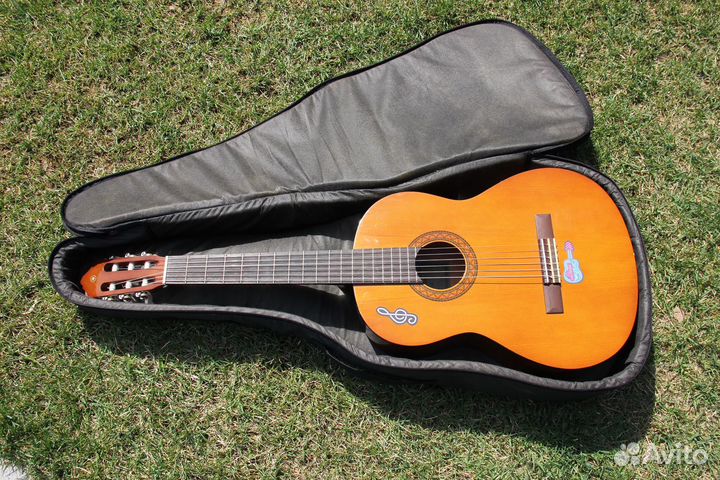 Гитара для начинающих Yamaha C40