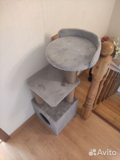 Когтеточка с домиком и лежанкой