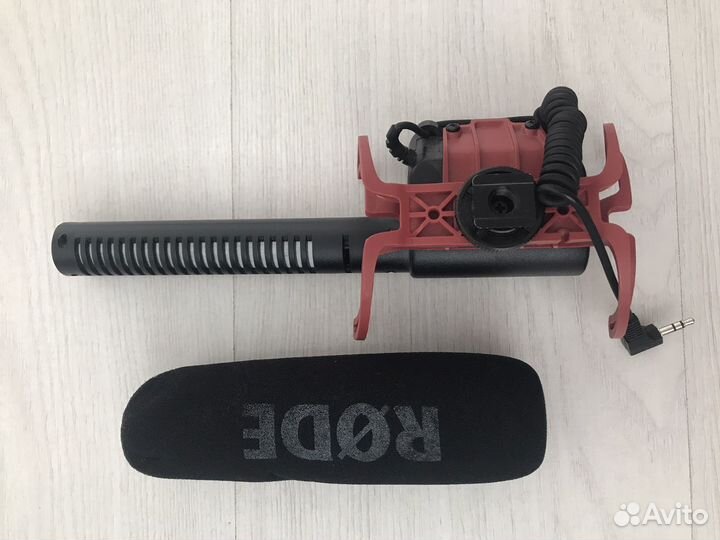 Зеркальный фотоаппарат Canon eos 600d