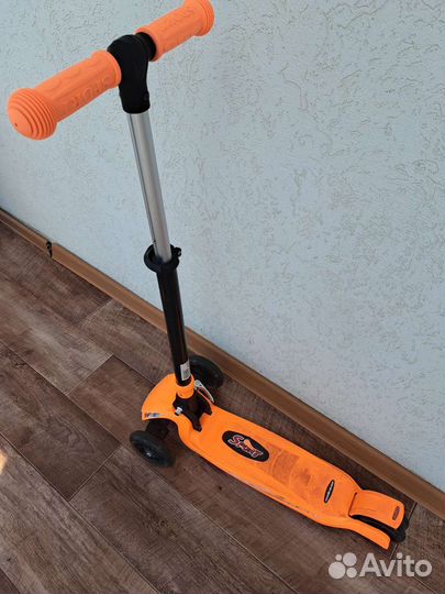 Самокат детский трехколесный