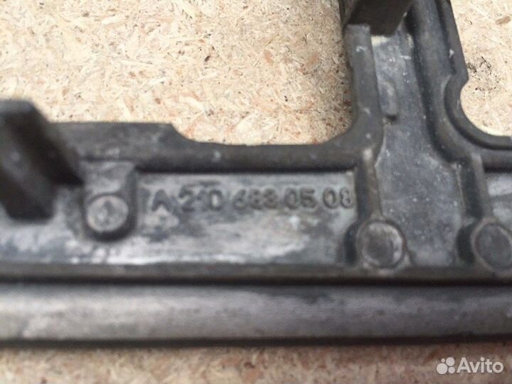 Накладка консоли передняя Mercedes-Benz E-Class