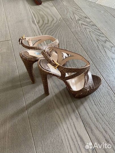 Босоножки Prada