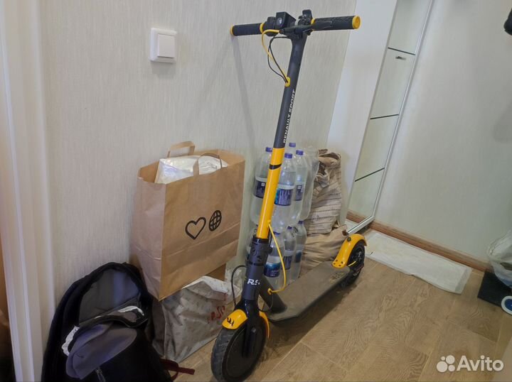 Электросамокат renault sport