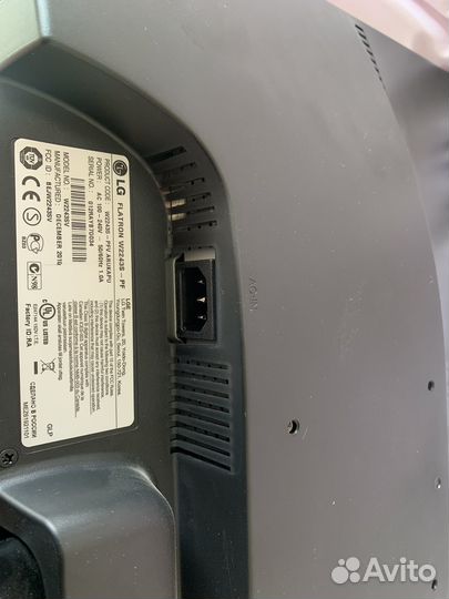 Монитор LG flatron w2243s