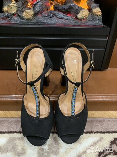 Босоножки 38
