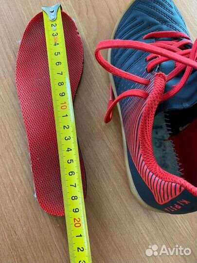 Футбольные бутсы