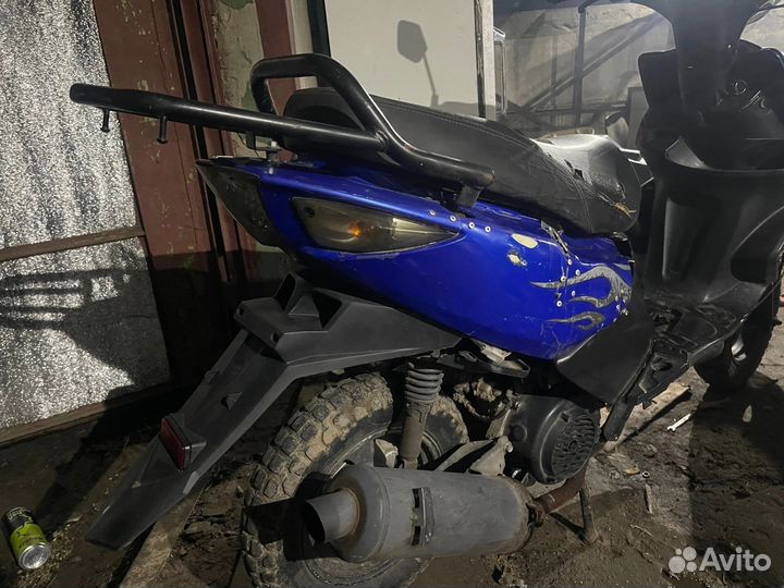 Скутер vento Corsa