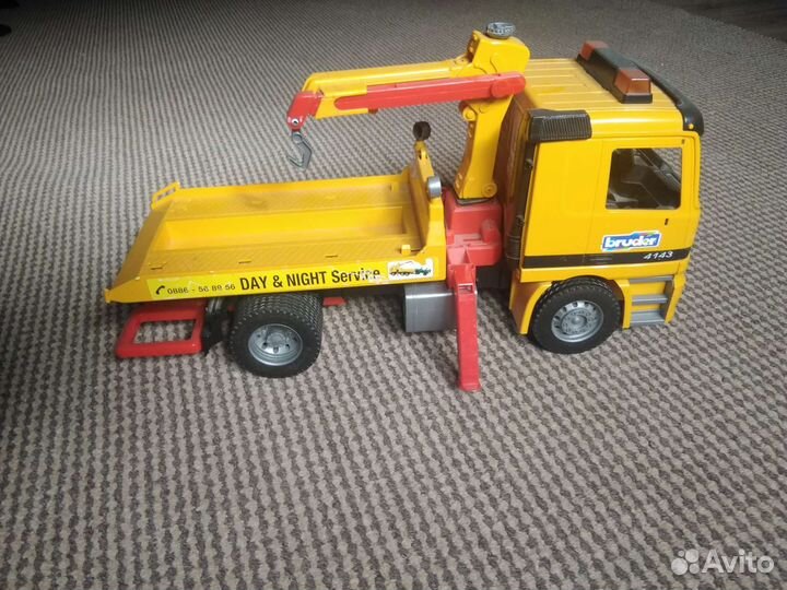 Эвакуатор Bruder