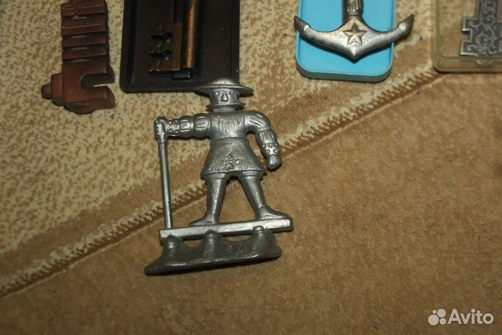 Ключи замковые с гербами городов ретро