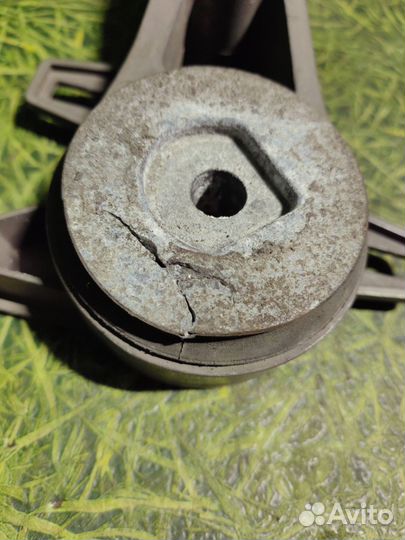 Кронштейн (крепление) радиатора левый Scania