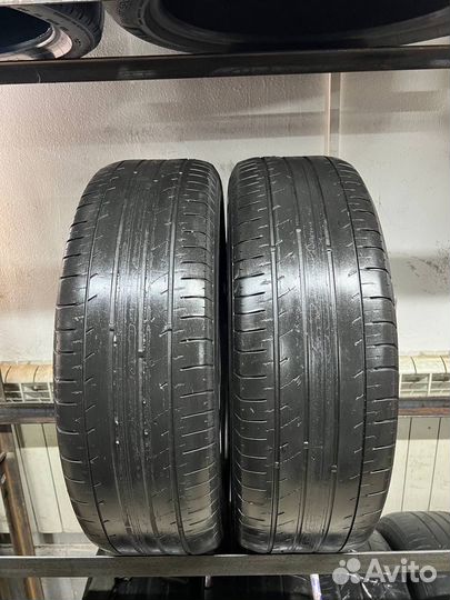Kumho Ecsta HS52 215/65 R17 99V
