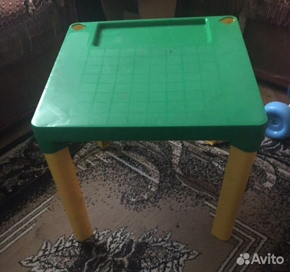 Детский столик