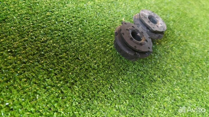 Подушка радиатора Toyota Corolla 180