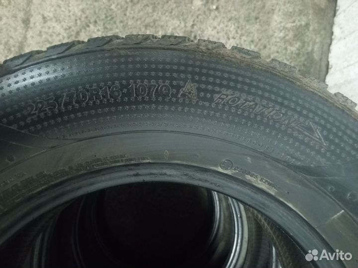 Kumho I'Zen RV Stud KC16 225/70 R16 107Q