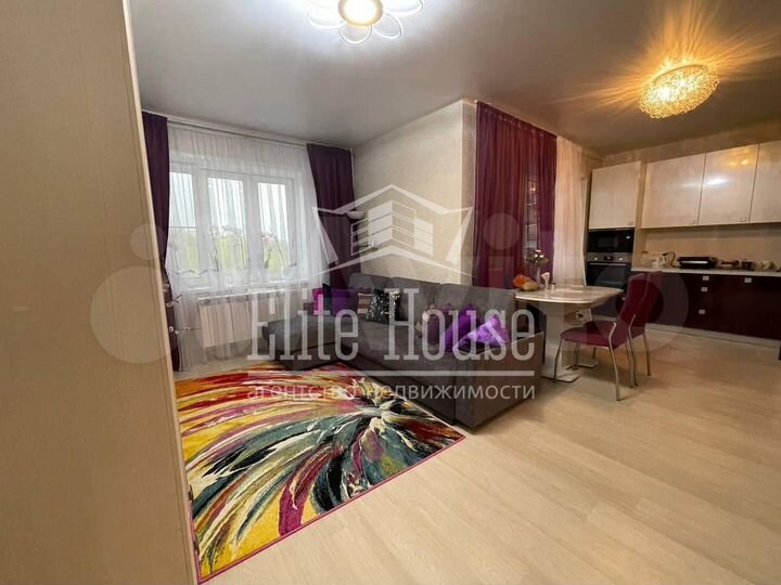 3-к. квартира, 90 м², 3/18 эт.