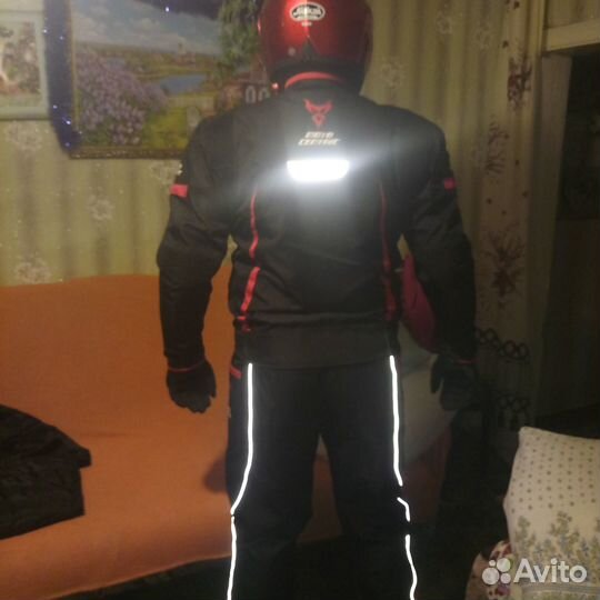 Мотокостюм