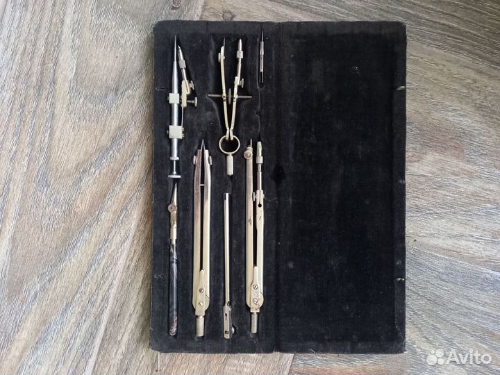 Готовальня, набор чертежника 1