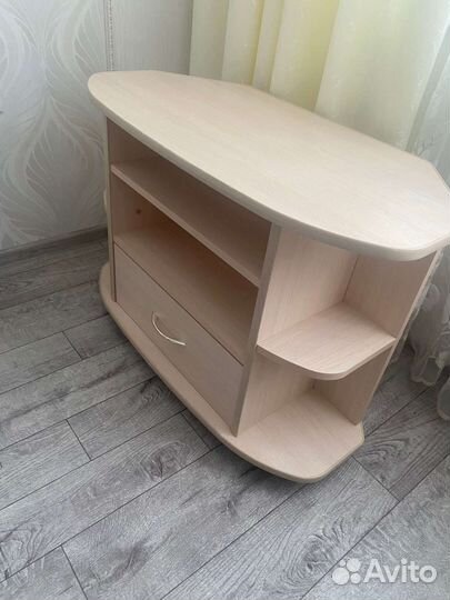 Тумба под телевизор угловая