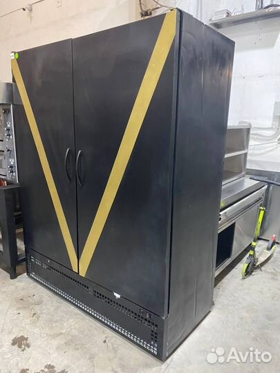 Холодильный шкаф