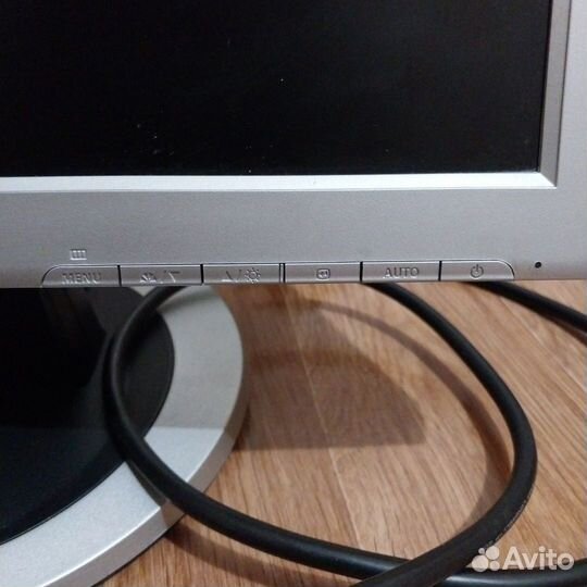 Монитор ЖК samsung SyncMaster 710N