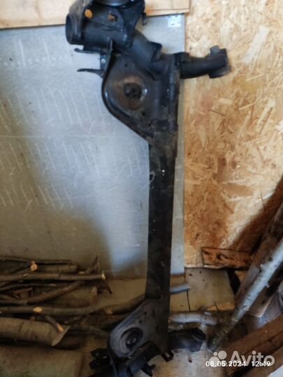 Задняя балка Ниссан Лиф