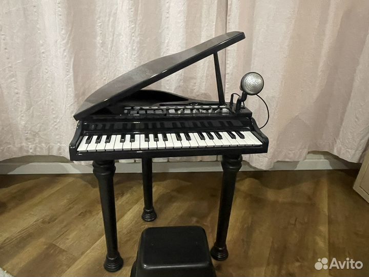 Детское музыкальное пианино