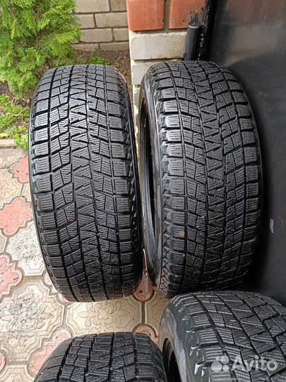 Bridgestone Blizzak DM-V1 225/55 R19 99R