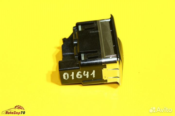 W204 C250 Кнопка стеклоподъемника