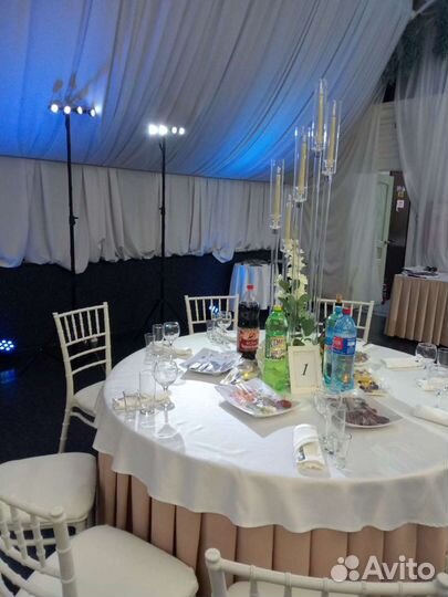 Световая стойка, подсветка столов на свадьбу