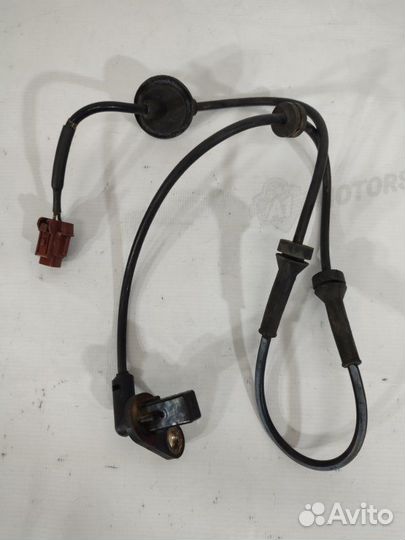 Датчик abs передний левый Nissan Bluebird Sylphy